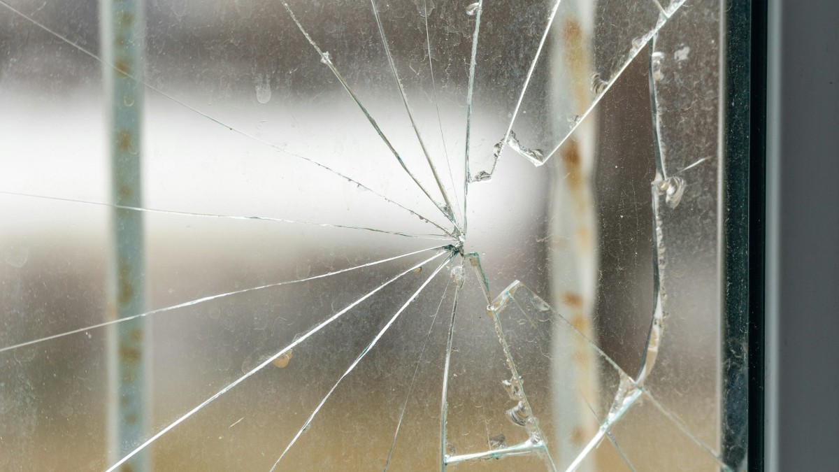 Wall Mirror Replacement Las Vegas | Delux Windows and Glass